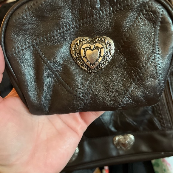 Handbags - Picture 7 of 16